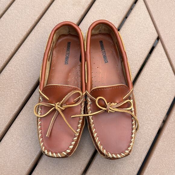 Minnetonka Moccasins 946 - Men's Driving Moccasin - Chestnut Lariat D 7.5 - Picture 4 of 6